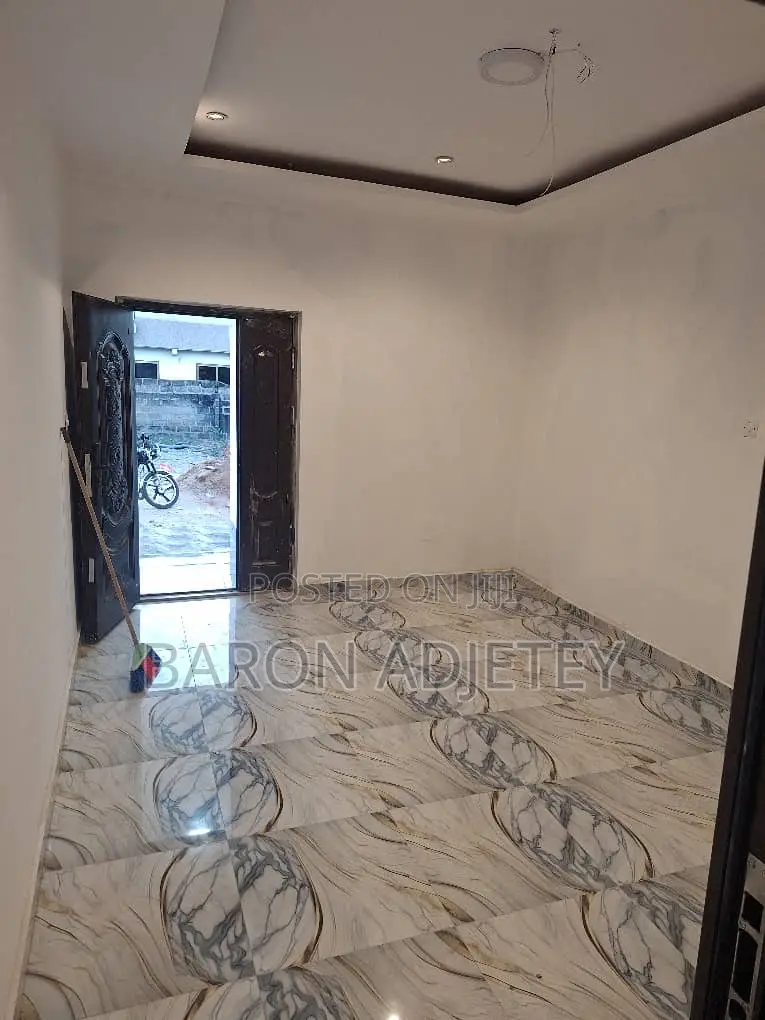 2bdrm Apartment in Tsuibleoo, Accra Metropolitan for rent