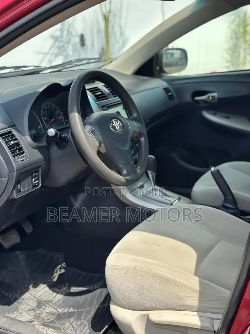 Toyota Corolla LE 4dr Sedan (1.8L 4cyl 4A) 2013 Red