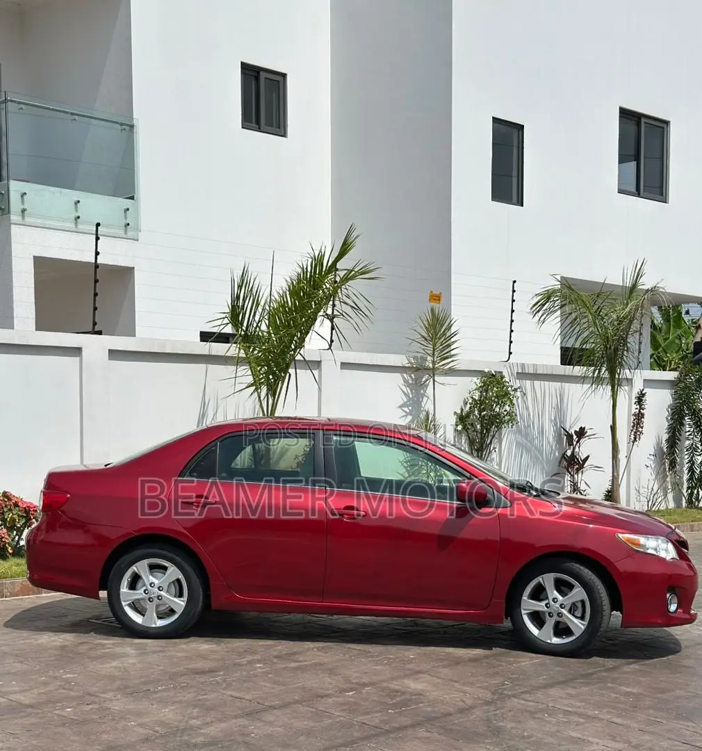 Toyota Corolla LE 4dr Sedan (1.8L 4cyl 4A) 2013 Red