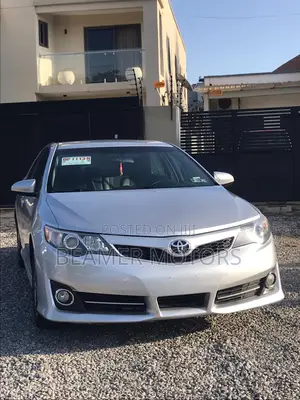 Toyota Camry SE 4dr Sedan (2.5L 4cyl 6A) 2012 Silver