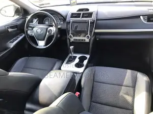 Toyota Camry SE 4dr Sedan (2.5L 4cyl 6A) 2012 Silver