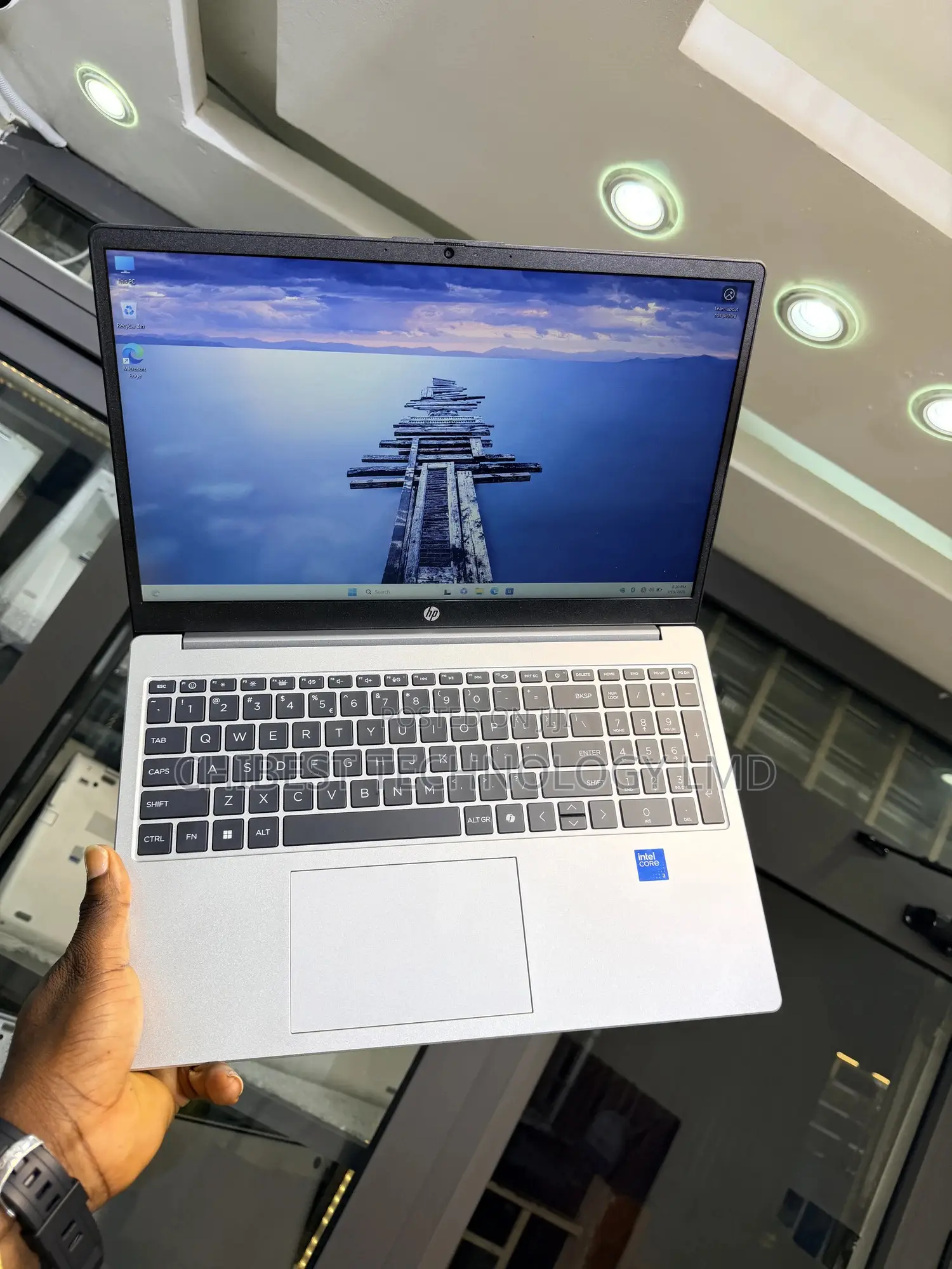 Laptop HP 250 G10 8GB Intel Core i3 SSD 512GB