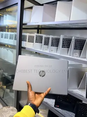 Laptop HP 250 G10 8GB Intel Core i3 SSD 512GB