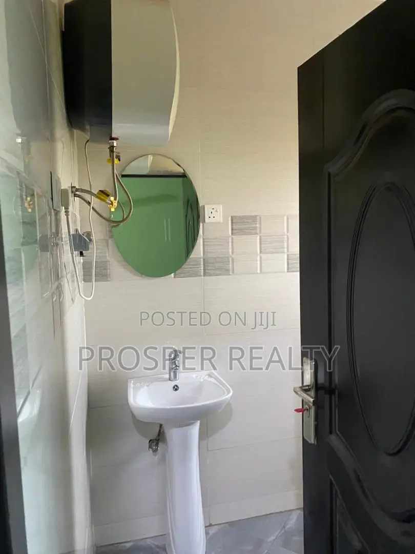2bdrm Apartment in Lashibi, Tema Metropolitan for rent