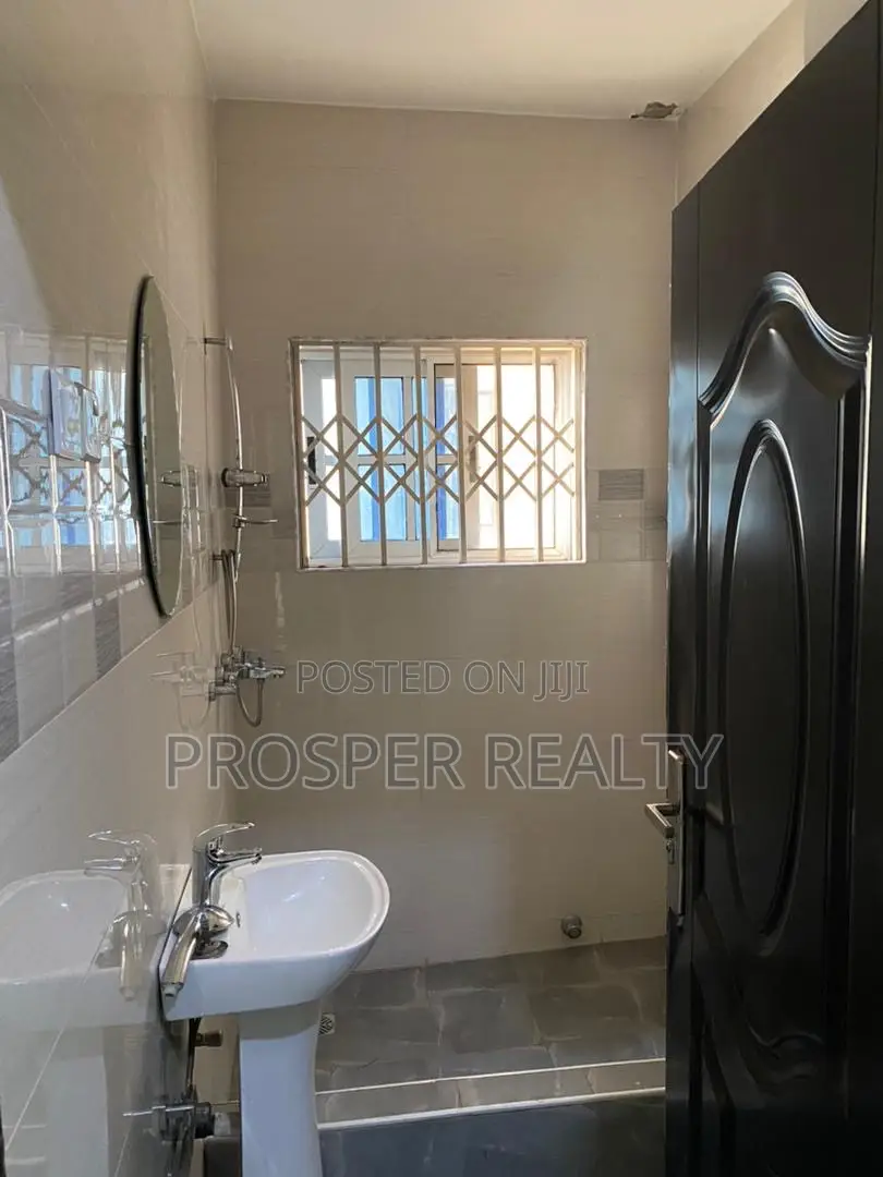2bdrm Apartment in Lashibi, Tema Metropolitan for rent