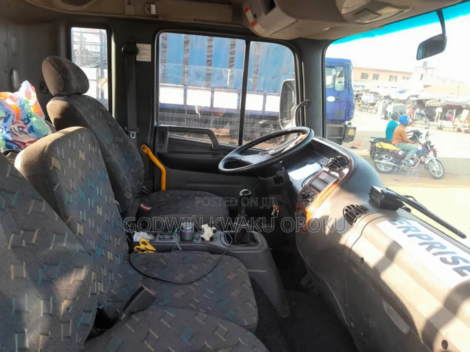 Hyundai Rhino Truck (8 Holes)