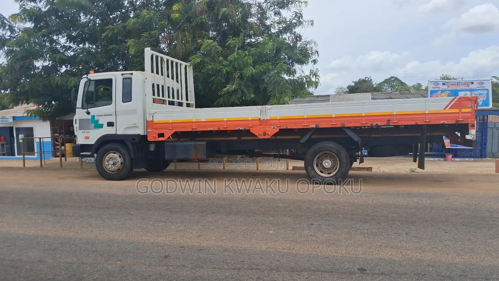Hyundai Rhino Truck (8 Holes)