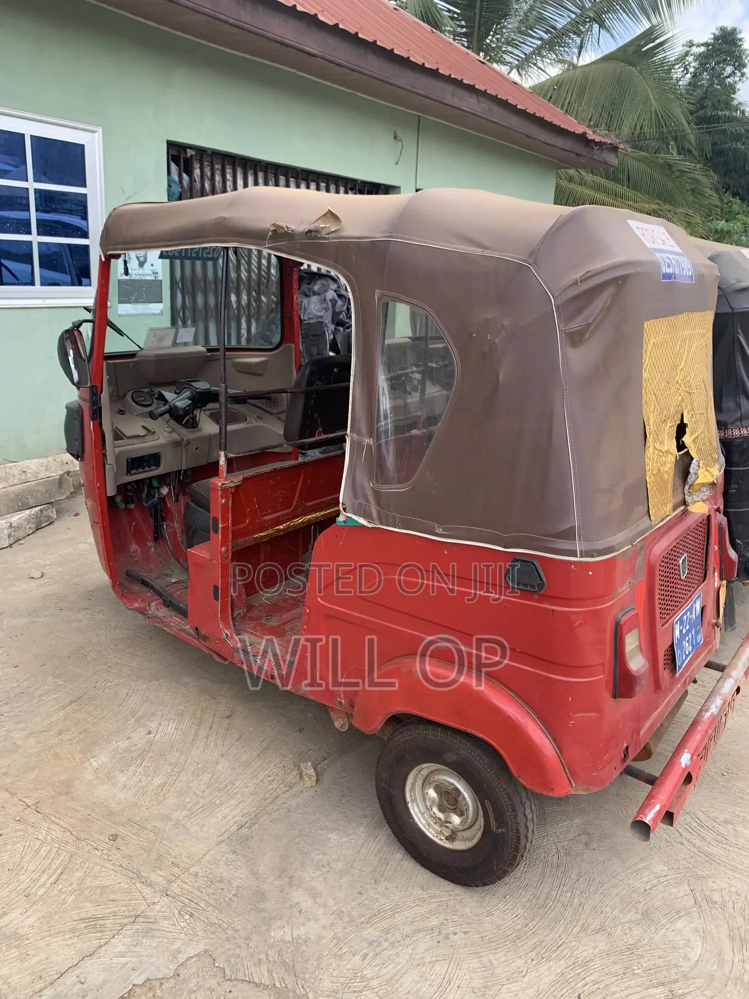 Bajaj RE 2022 Red