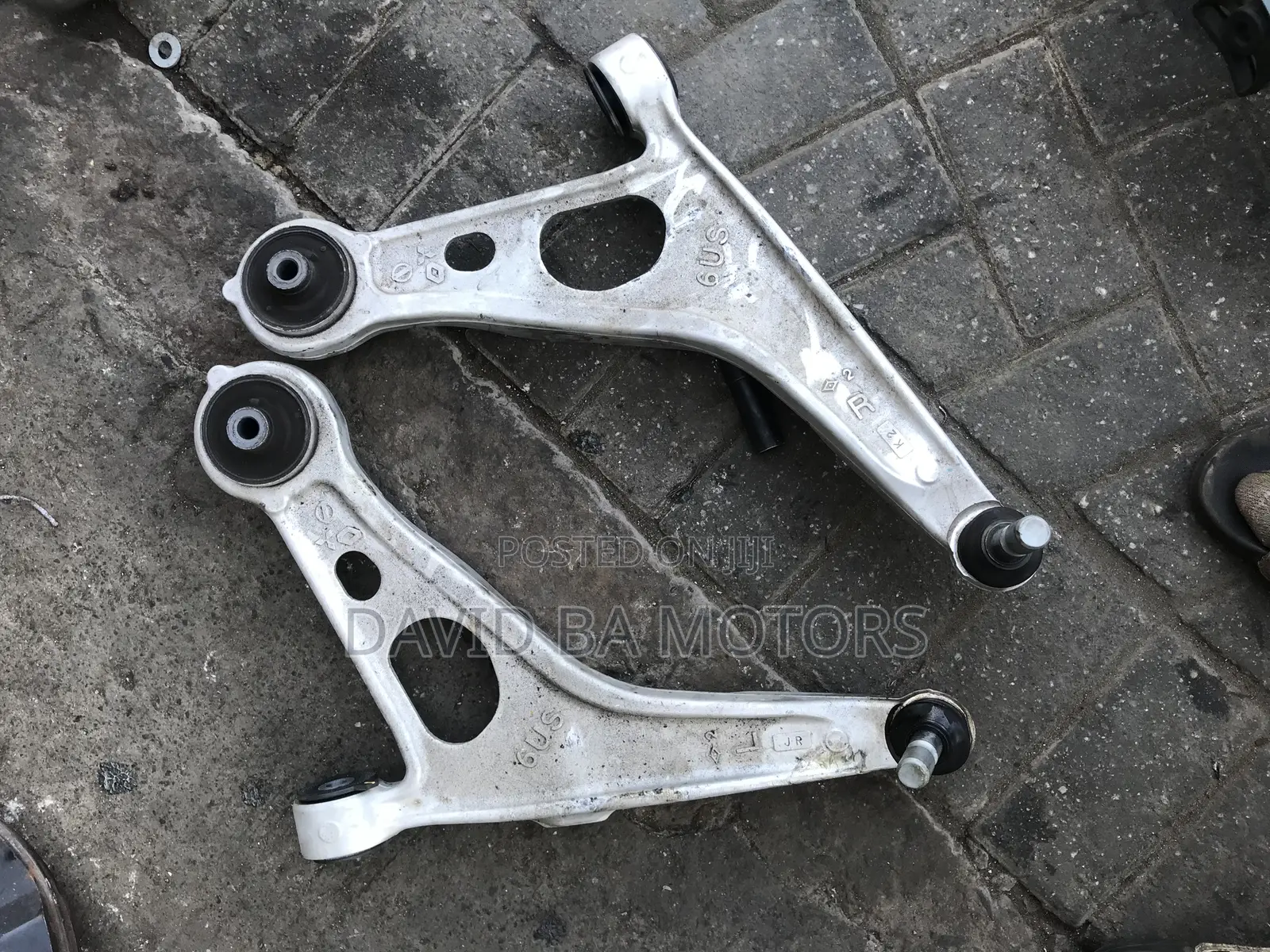 Mitsubishi Outlander 2023 Lower