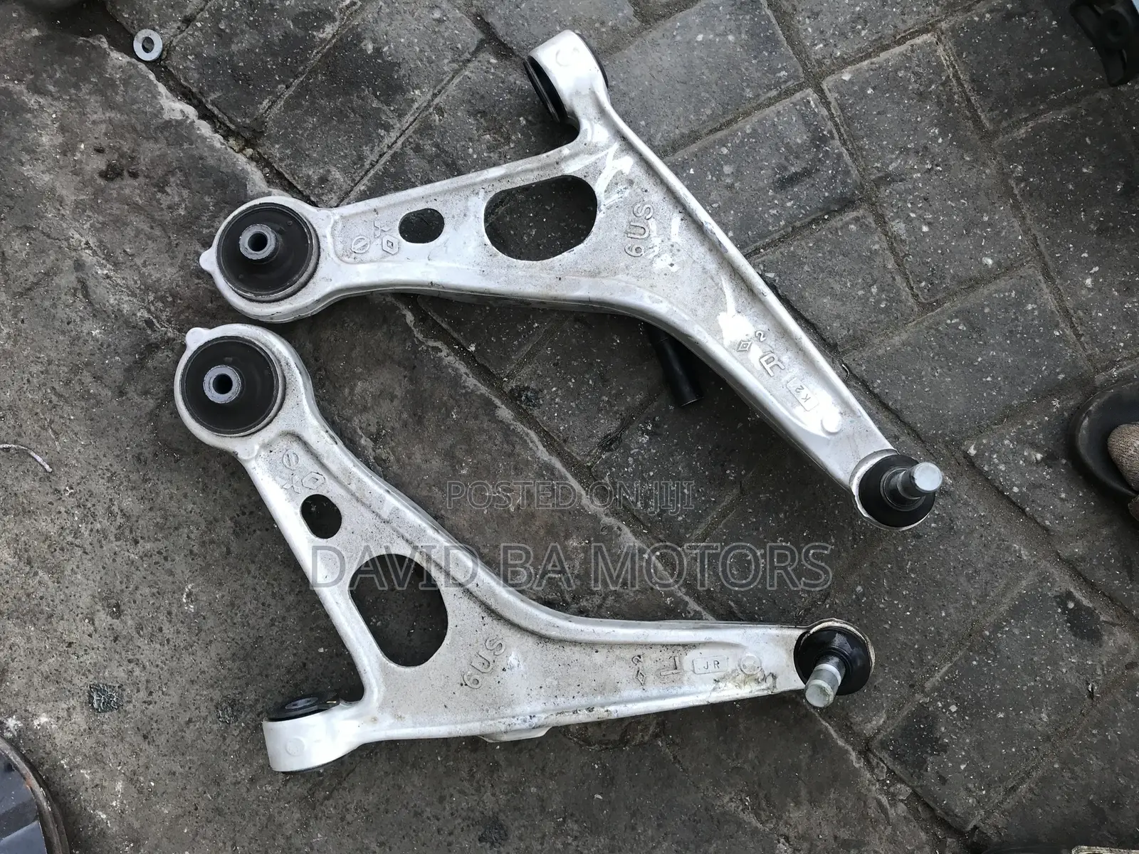 Mitsubishi Outlander 2023 Lower