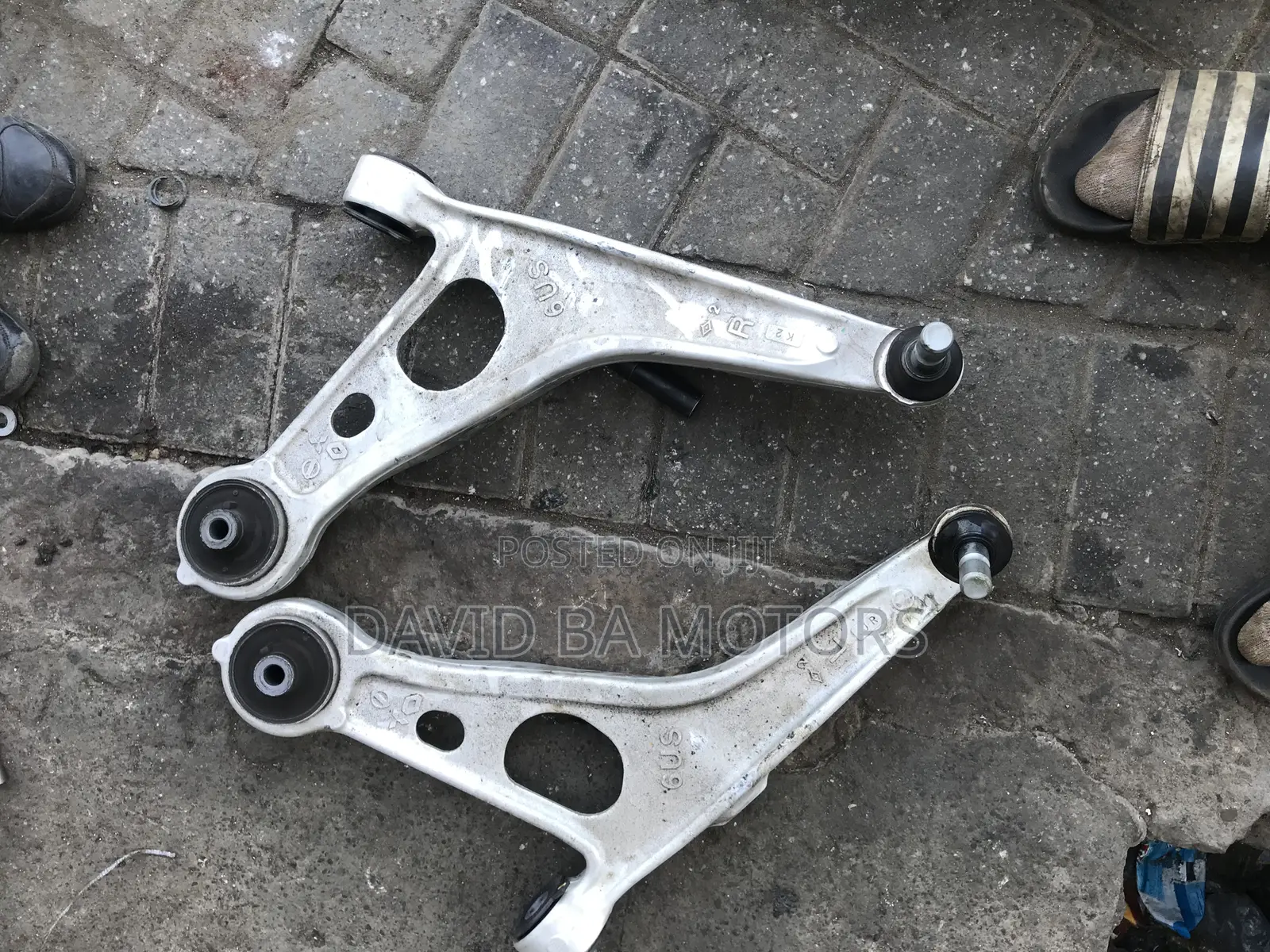 Mitsubishi Outlander 2023 Lower