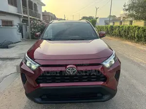 Toyota RAV4 XLE 2022 Red