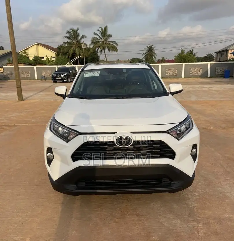 Toyota RAV4 2021 White