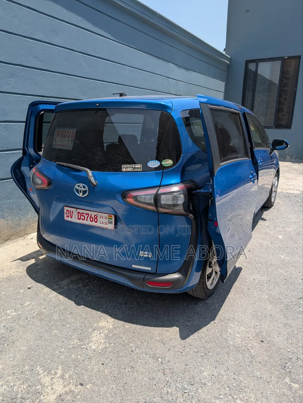 Toyota Sienta 1.5 Hybrid FWD (6-seater) 2017 Blue