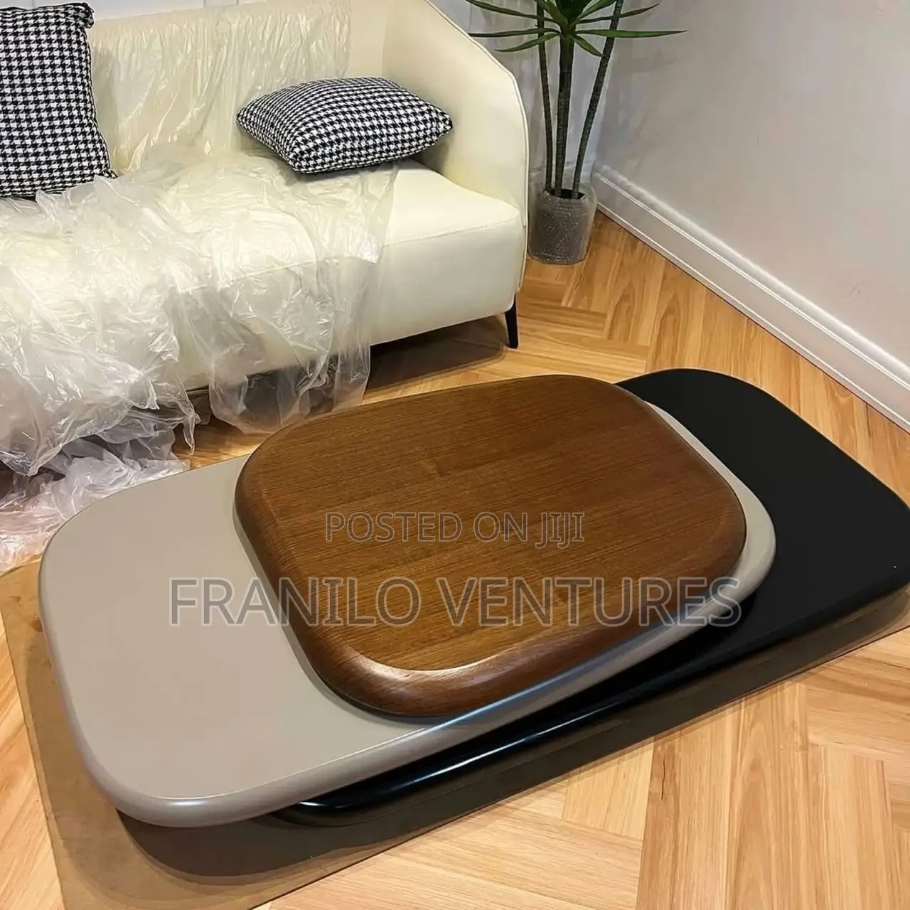 Swivel Center /Coffee Table