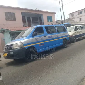 Toyota HiAce 2010 Blue