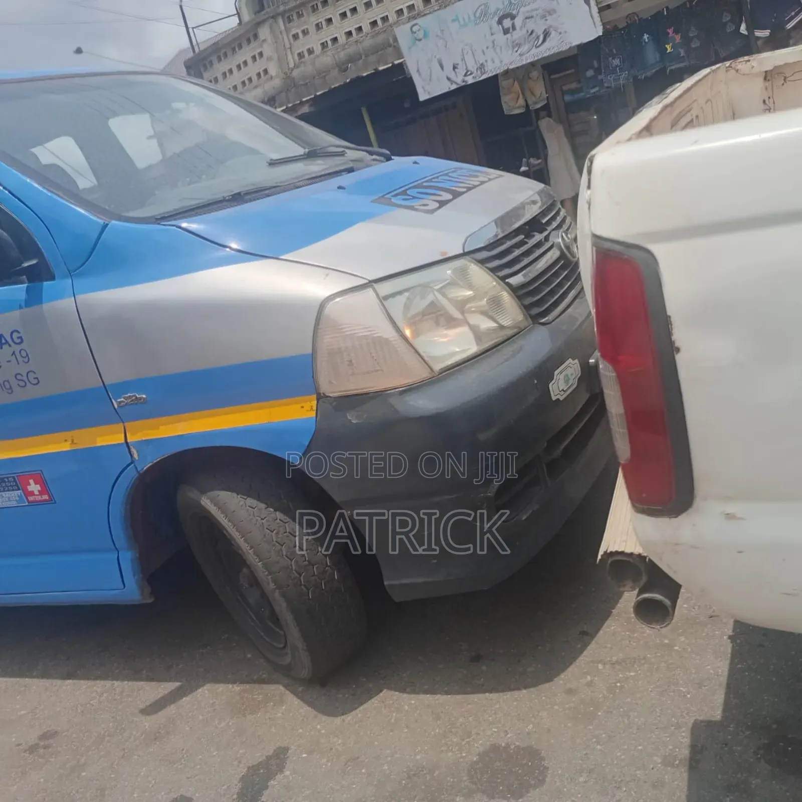 Toyota HiAce 2010 Blue