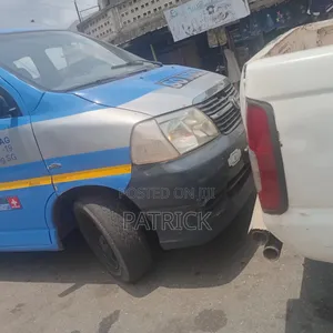 Toyota HiAce 2010 Blue