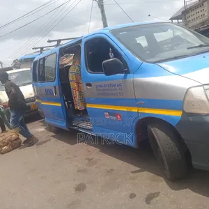 Toyota HiAce 2010 Blue