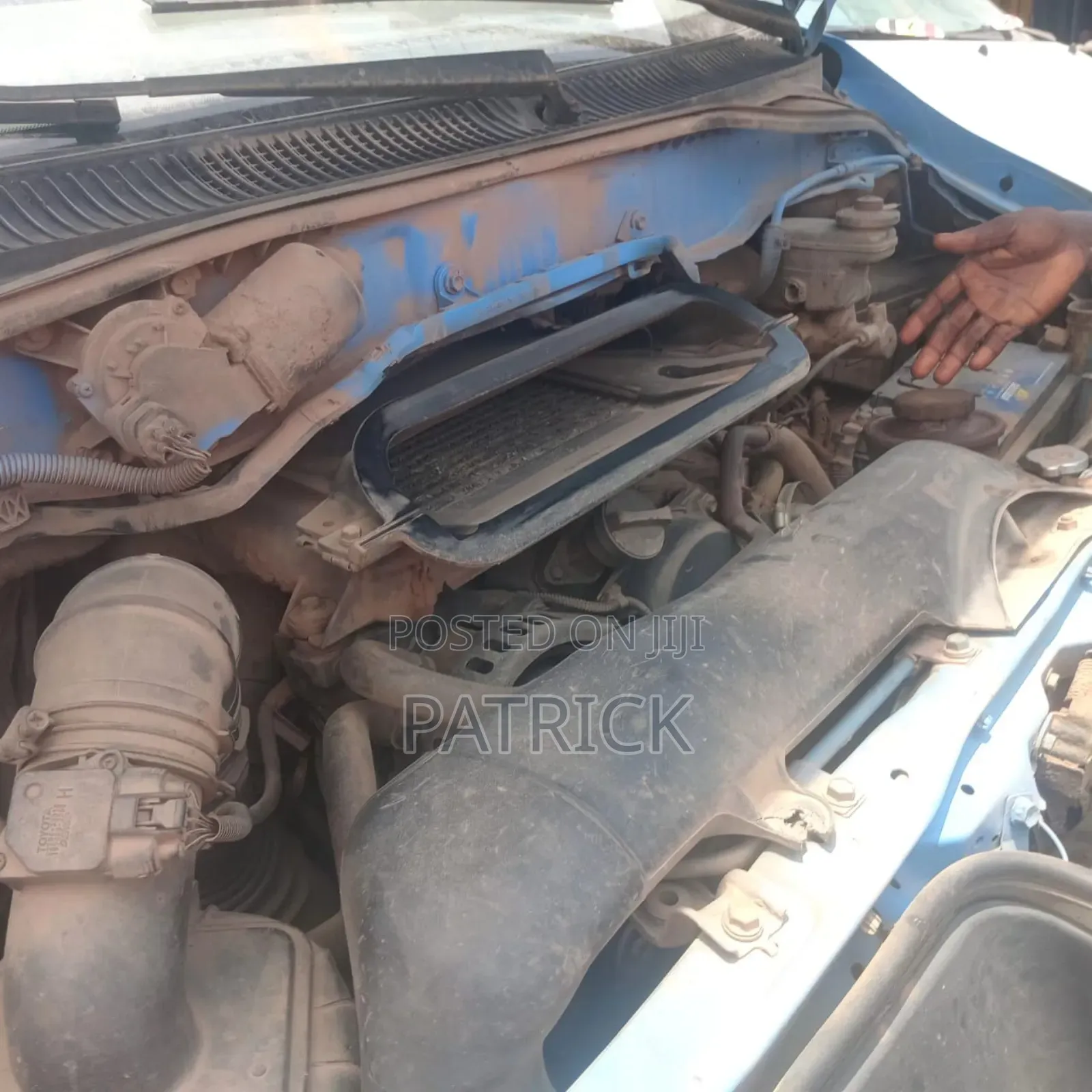 Toyota HiAce 2010 Blue