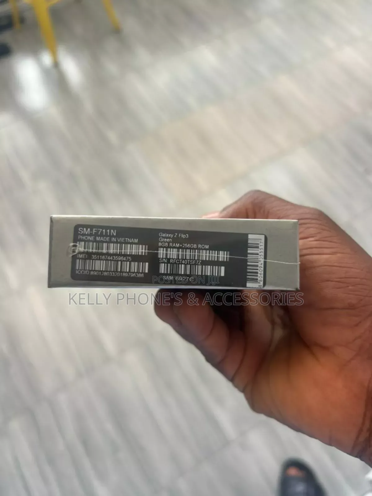 New Samsung Galaxy Z Flip 3 256 GB Gold