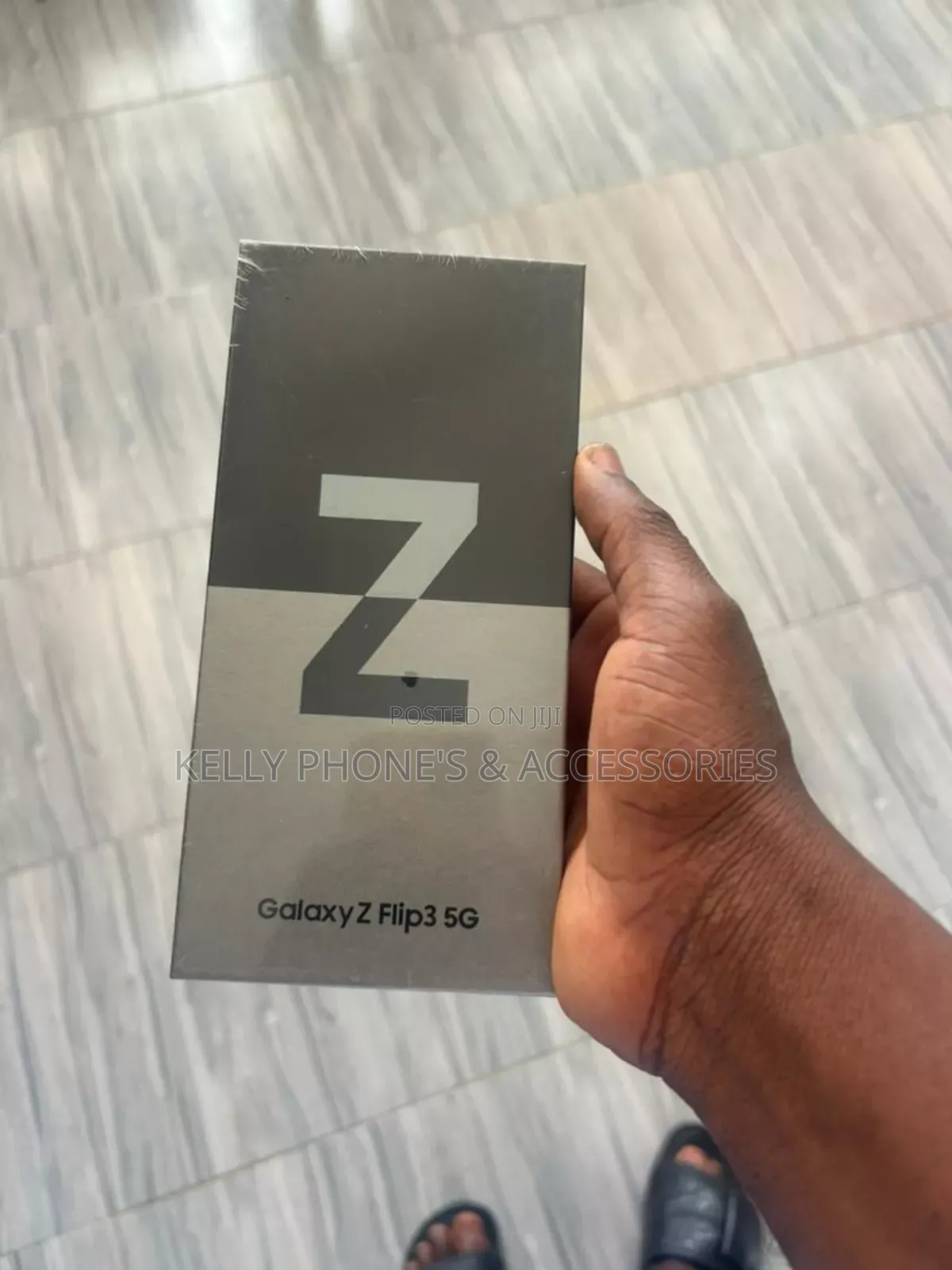 New Samsung Galaxy Z Flip 3 256 GB Gold