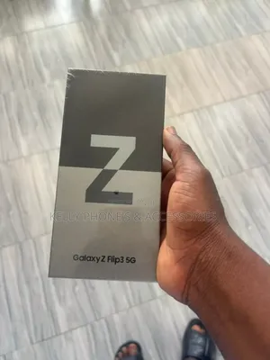 New Samsung Galaxy Z Flip 3 256 GB Gold