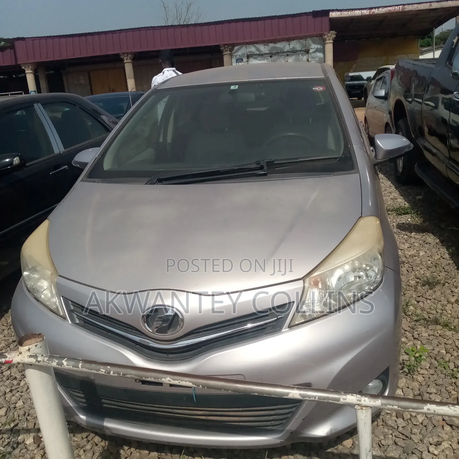 Toyota Vitz 2013 Silver