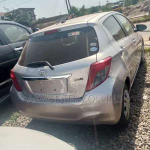 Toyota Vitz 2013 Silver