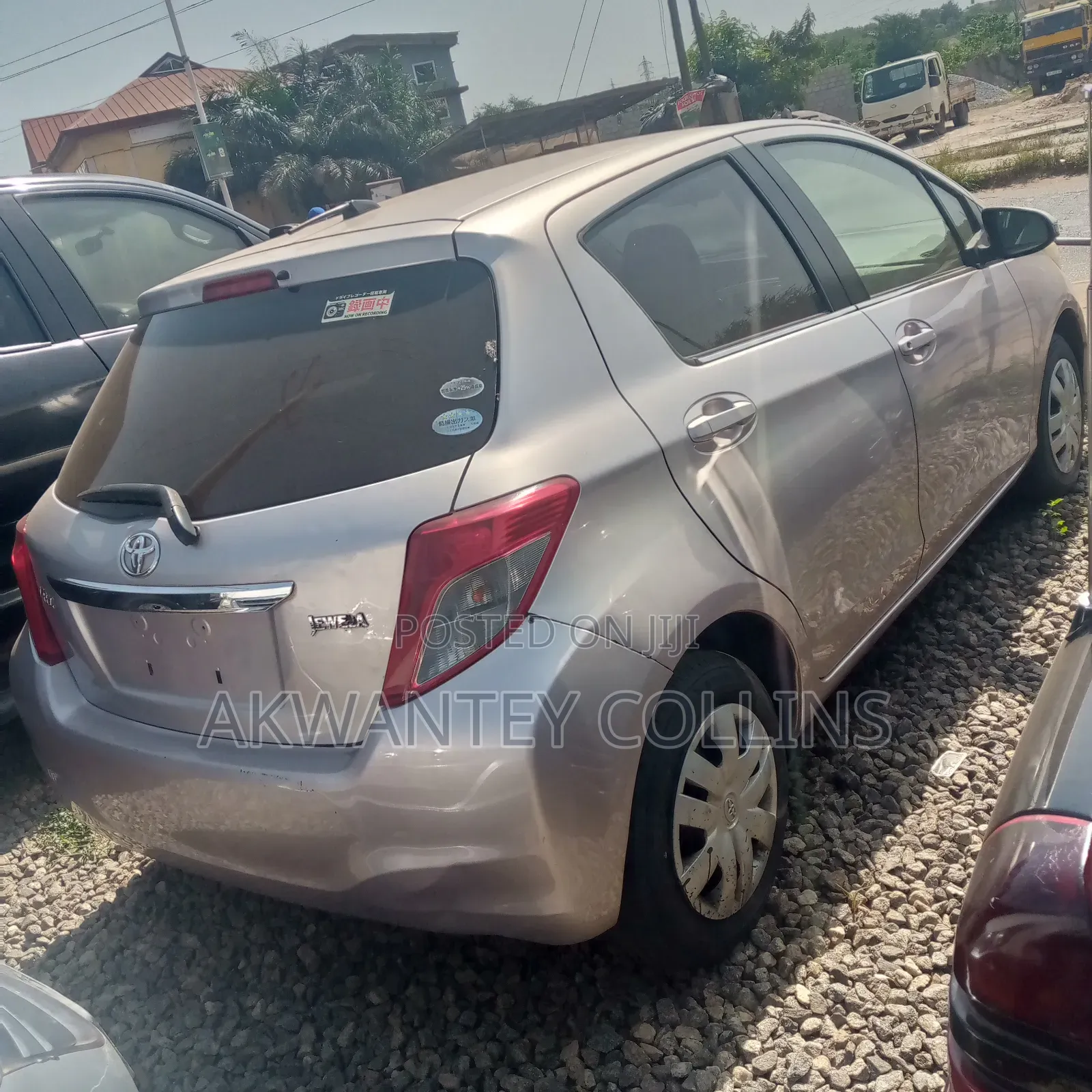 Toyota Vitz 2013 Silver