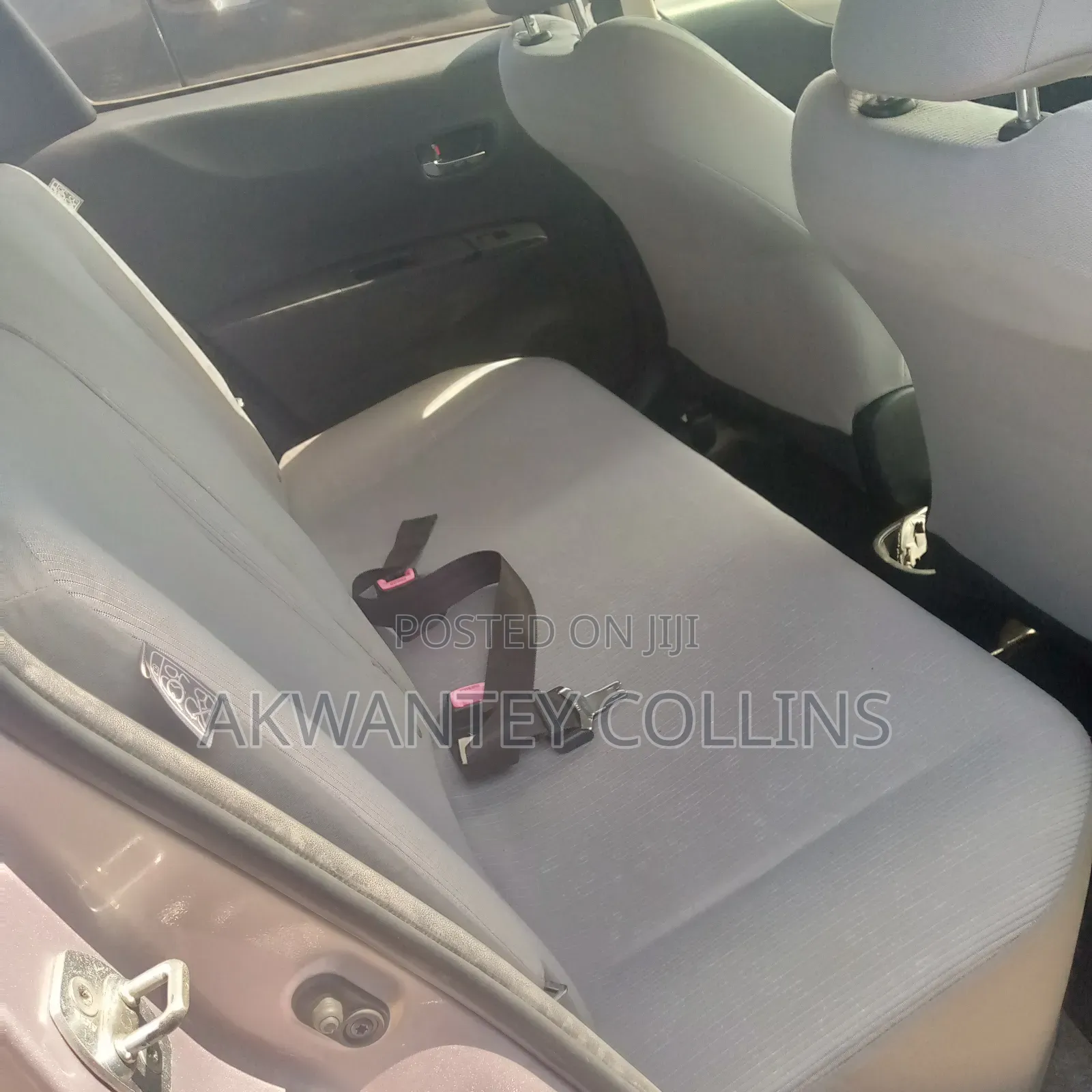 Toyota Vitz 2013 Silver