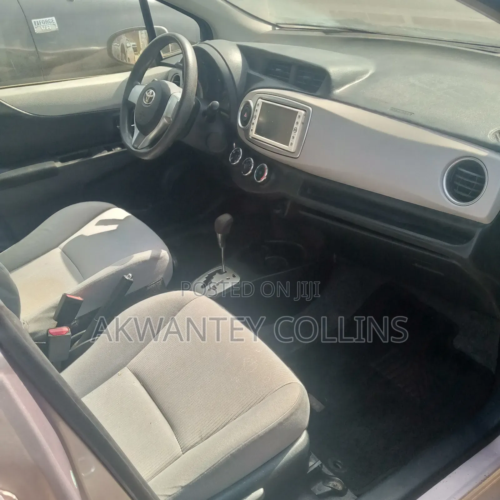 Toyota Vitz 2013 Silver