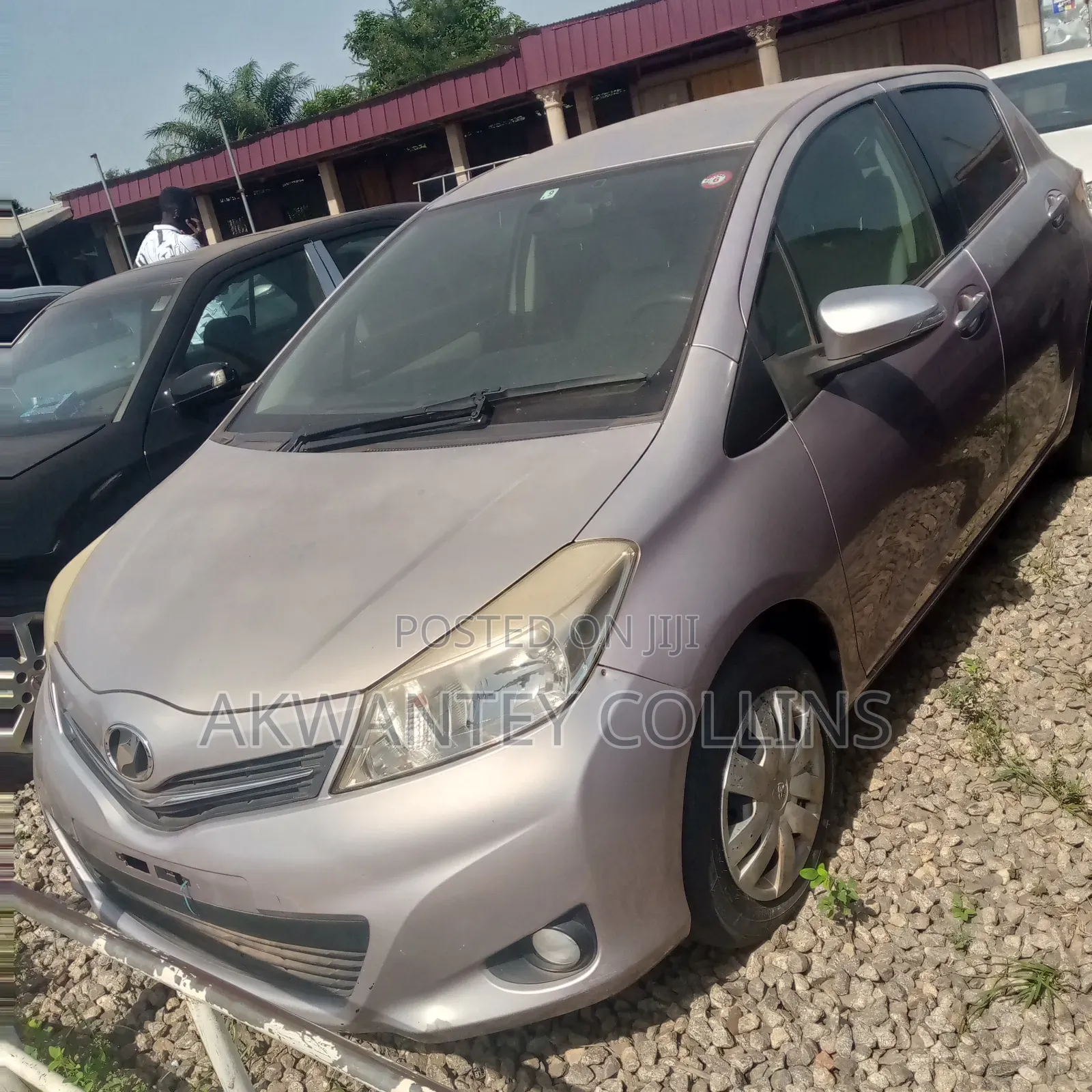 Toyota Vitz 2013 Silver