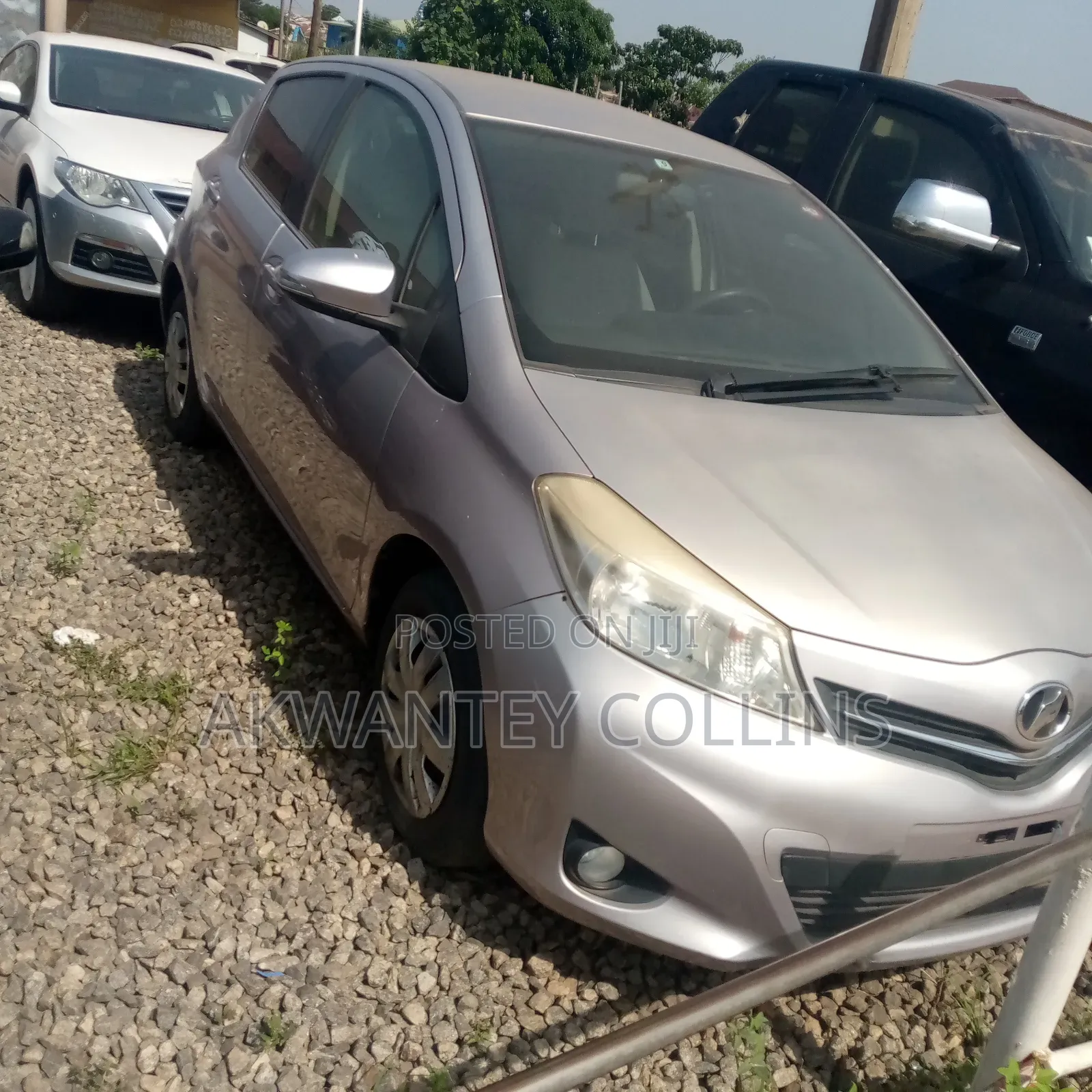Toyota Vitz 2013 Silver