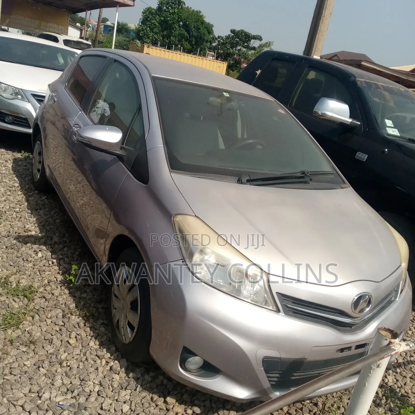 Toyota Vitz 2013 Silver