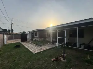 4bdrm Bungalow in Regimanuel Gray, Sakumono for rent