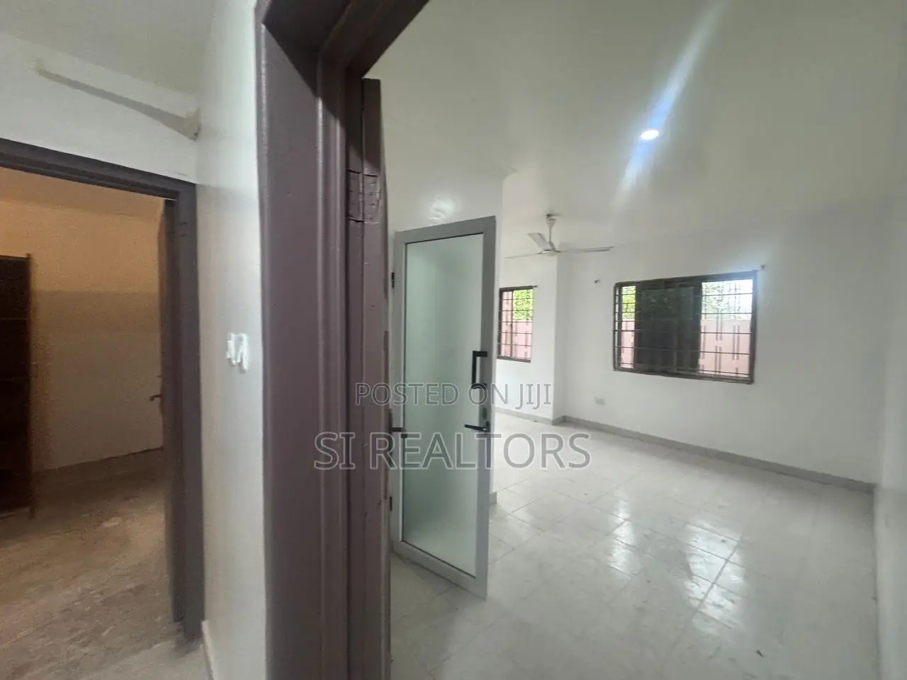 4bdrm Bungalow in Regimanuel Gray, Sakumono for rent