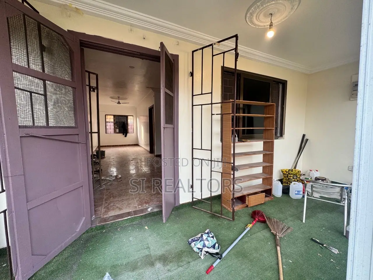 4bdrm Bungalow in Regimanuel Gray, Sakumono for rent