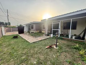 4bdrm Bungalow in Regimanuel Gray, Sakumono for rent