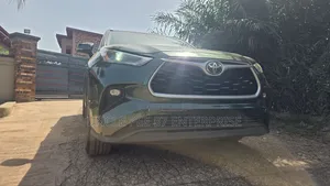 Toyota Highlander XLE AWD 2023 Green