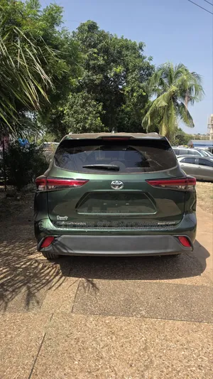 Toyota Highlander XLE AWD 2023 Green