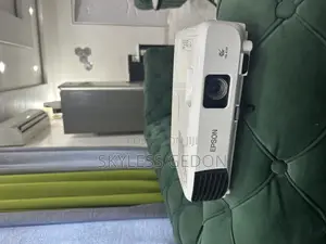 Epson Projector Eb S31 in a Good Condition Quality Display