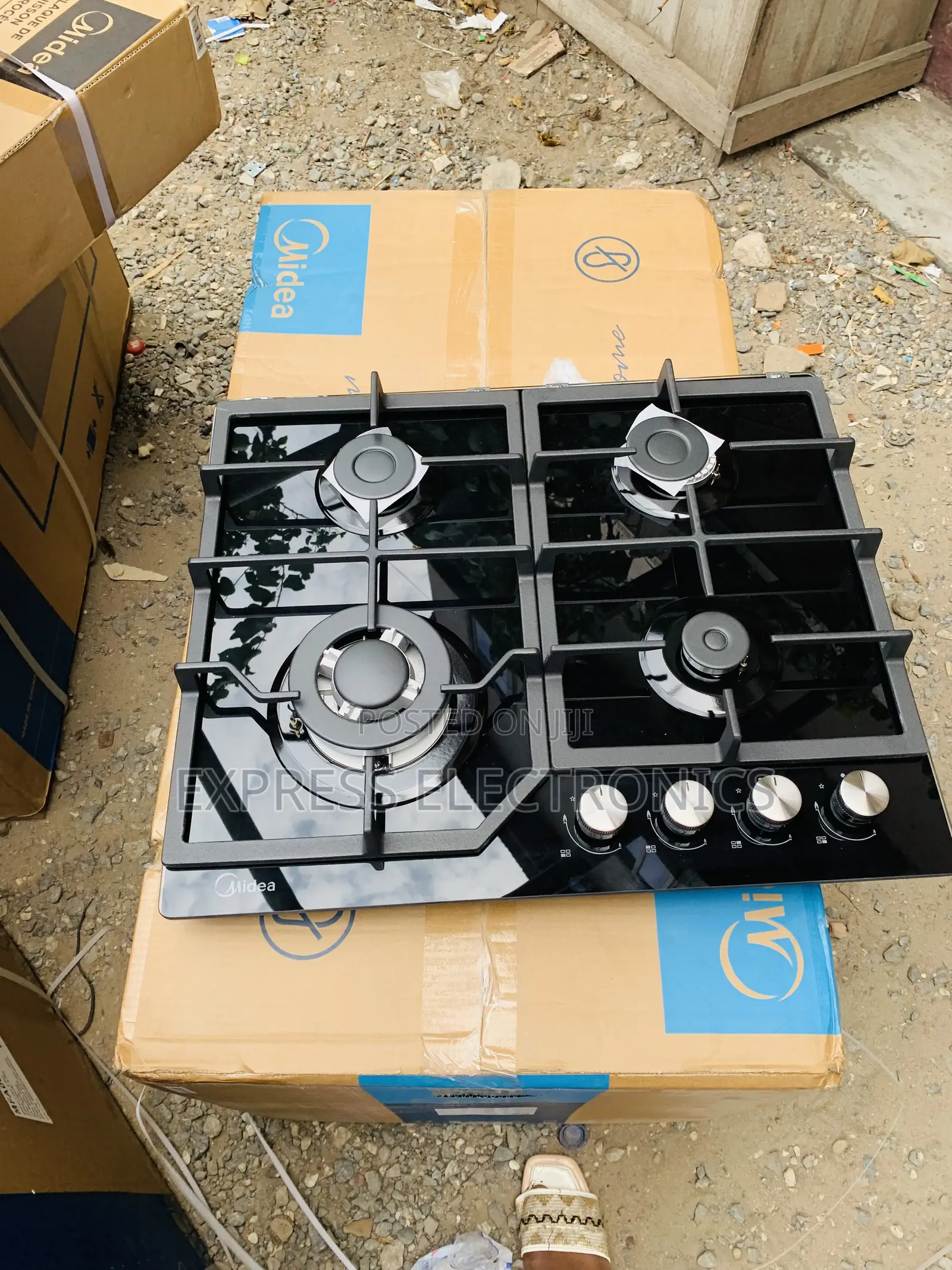 Amazing Deal on 60gj084 60cm 4hob Black Midea