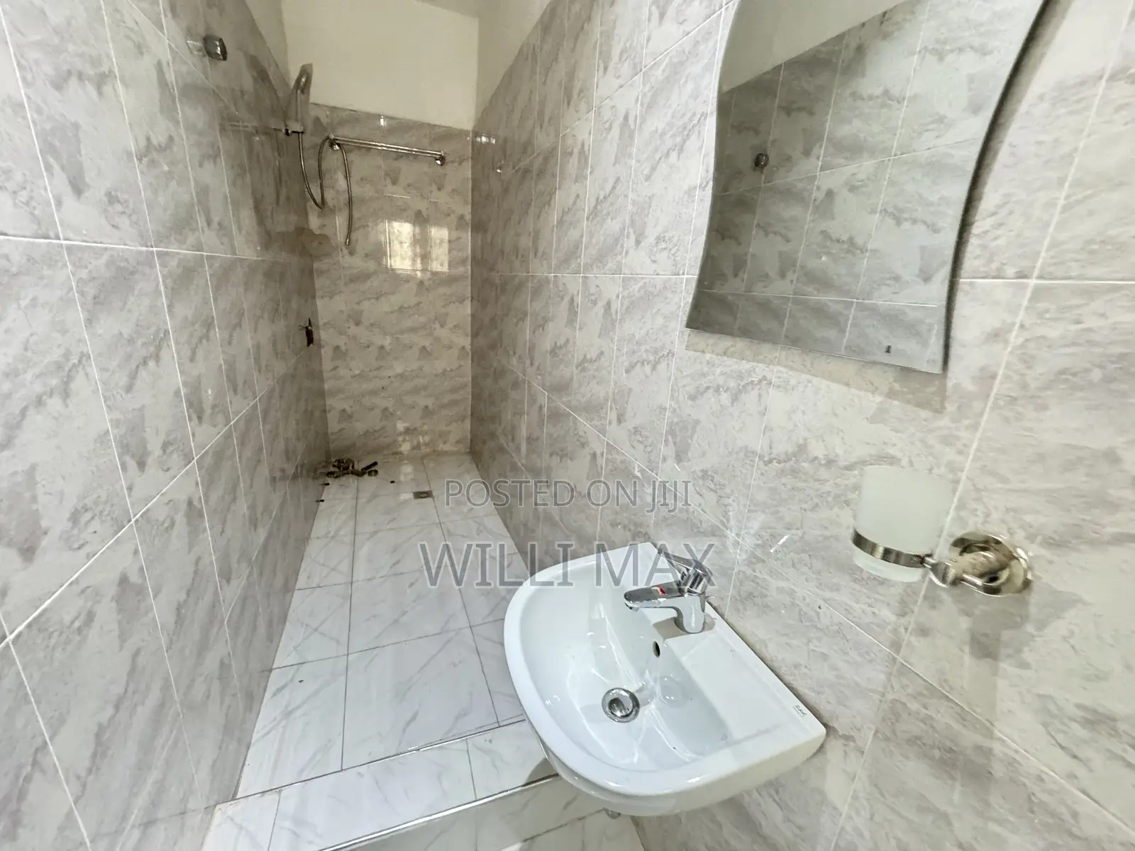 3bdrm Townhouse / Terrace in Oyarifa for rent