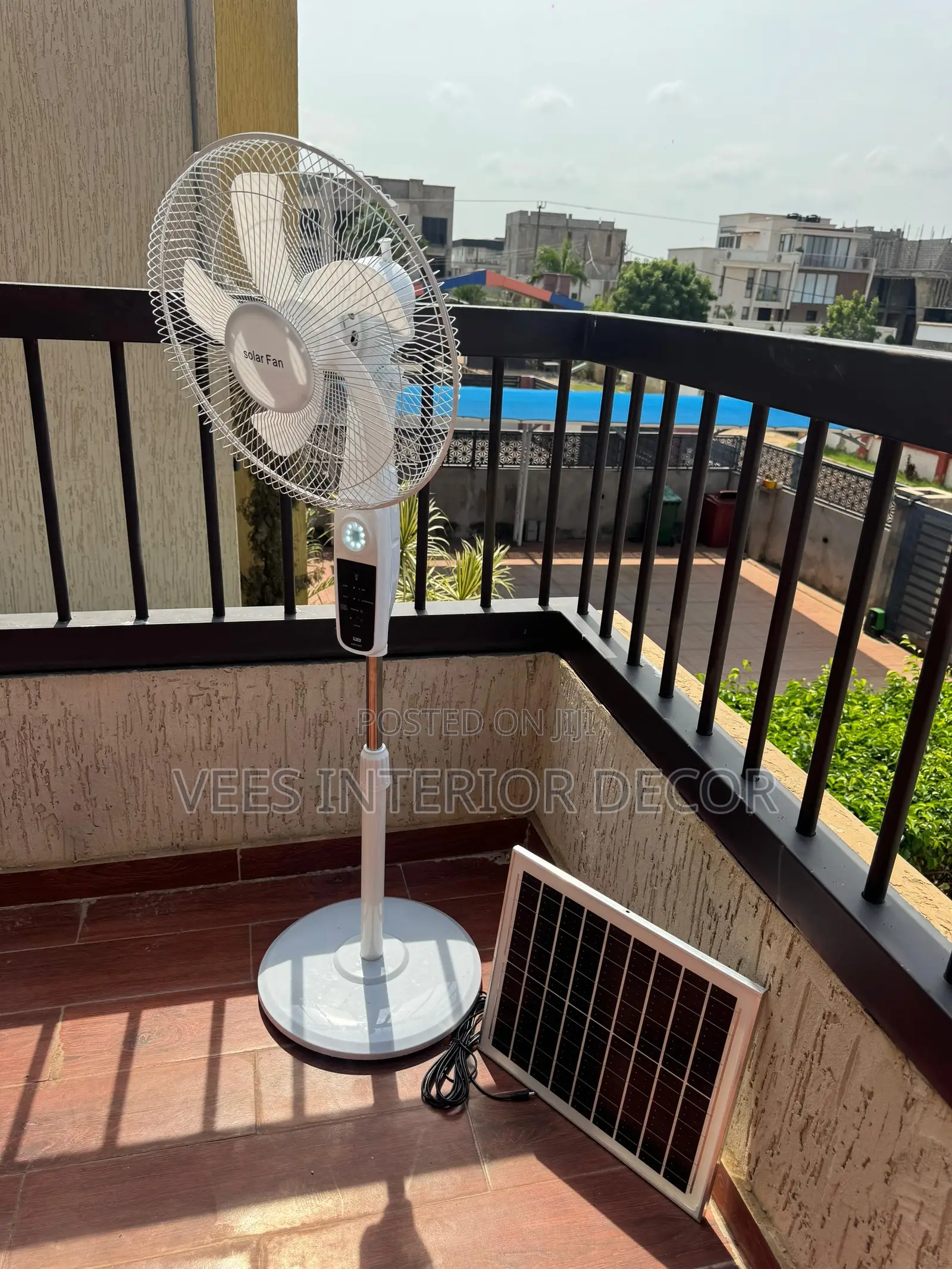 Rechargeable Electric/ Solar Fan . 18 Inches