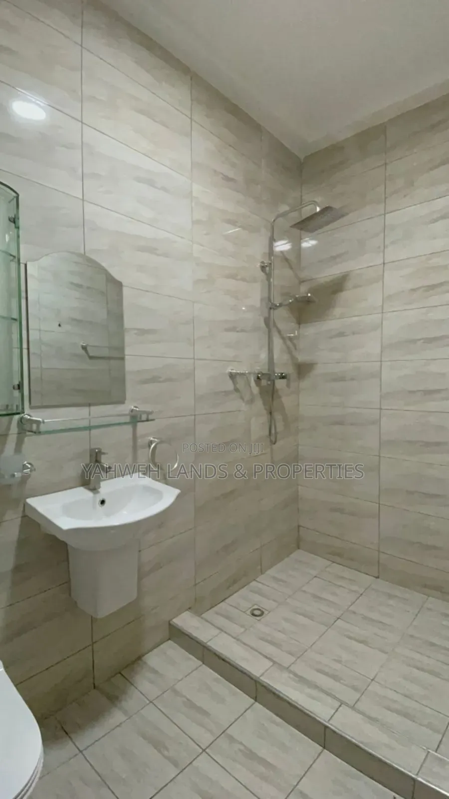 3bdrm House in Spintex, Baatsona Total for sale