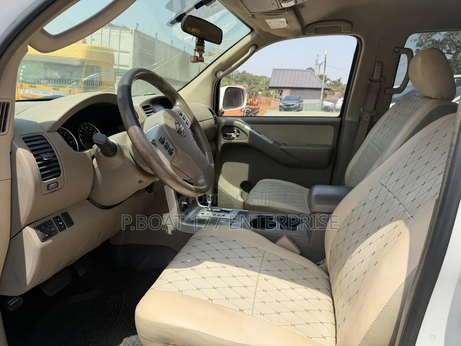 Nissan Pathfinder 2010 White