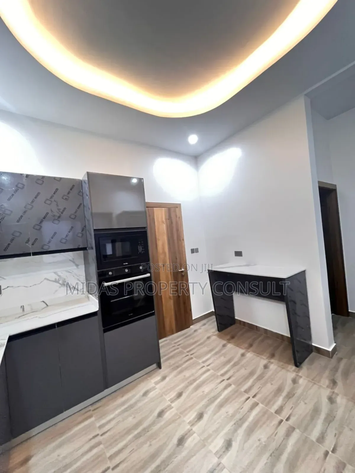 3bdrm House in Comm 24, Accra Metropolitan for sale