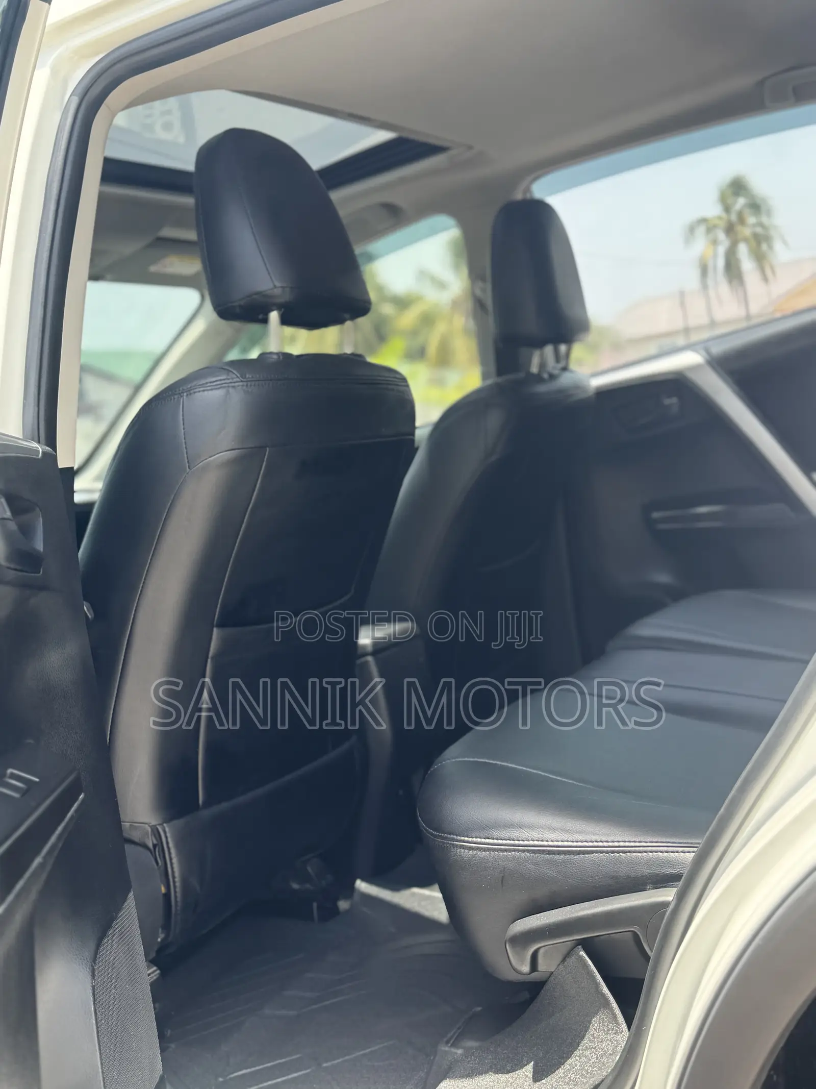 Toyota RAV4 Limited AWD (2.5L 4cyl 6A) 2017 White