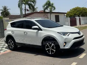 Toyota RAV4 Limited AWD (2.5L 4cyl 6A) 2017 White